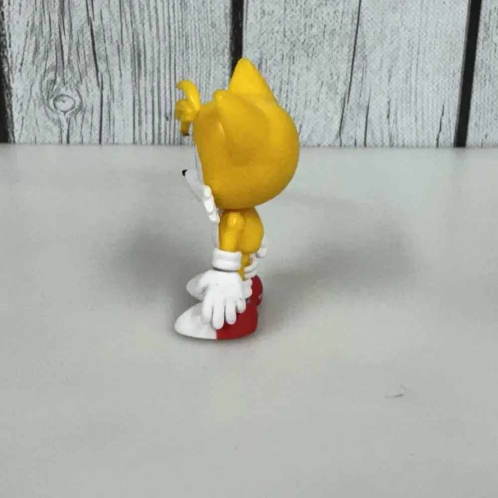 2 SEGA Jakks Sonic The Hedgehog Knuckles Tails Action Figure 2.5